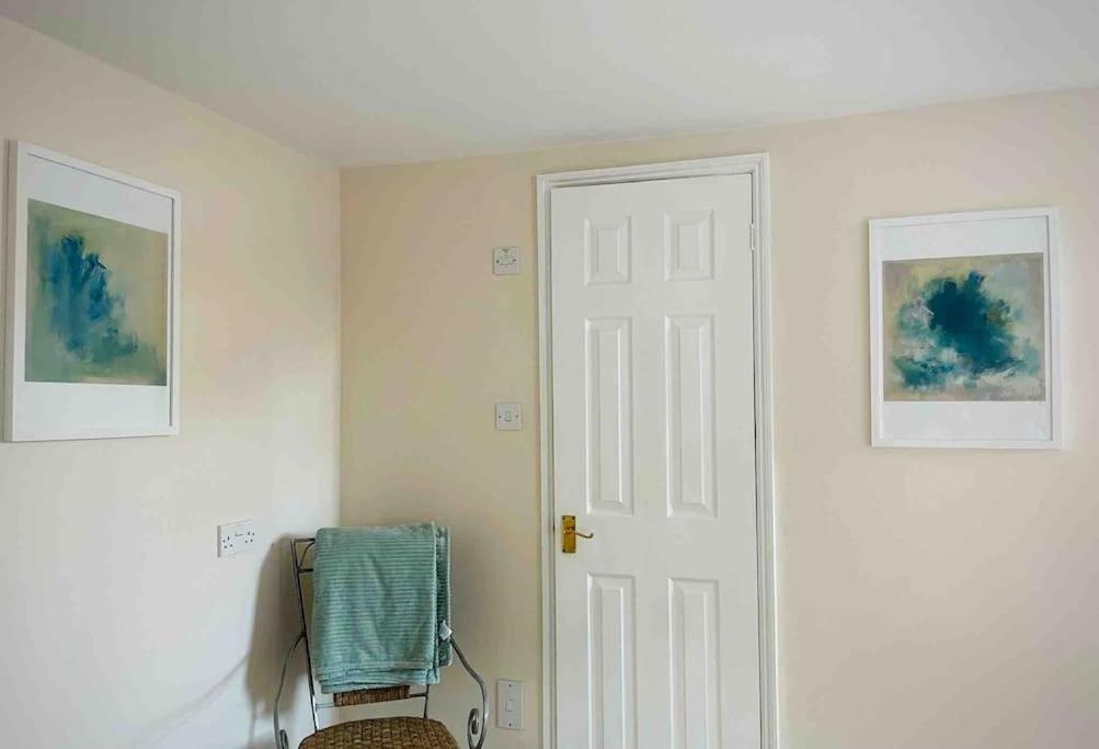 Quiet And Cosy Flat, Close To Centre Апартаменты Бат